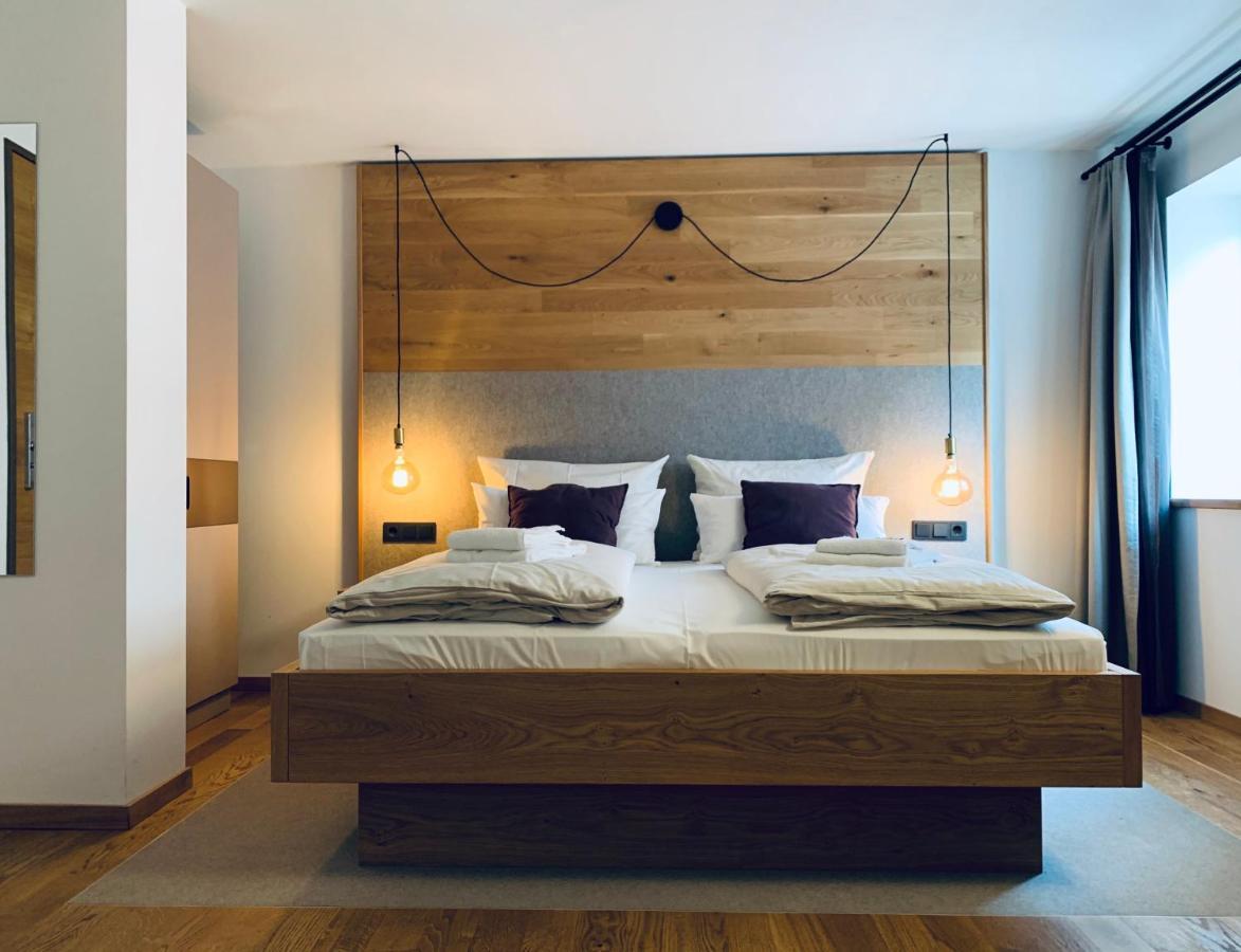 Stadthotel Kachelofen Krumbach Eksteriør billede