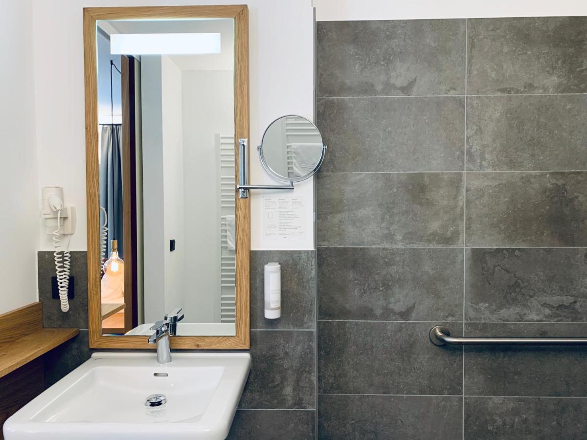 Stadthotel Kachelofen Krumbach Eksteriør billede