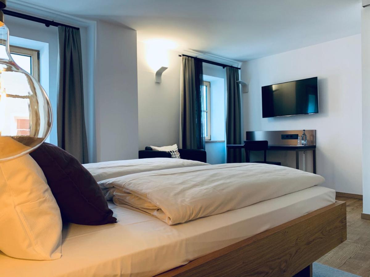 Stadthotel Kachelofen Krumbach Eksteriør billede