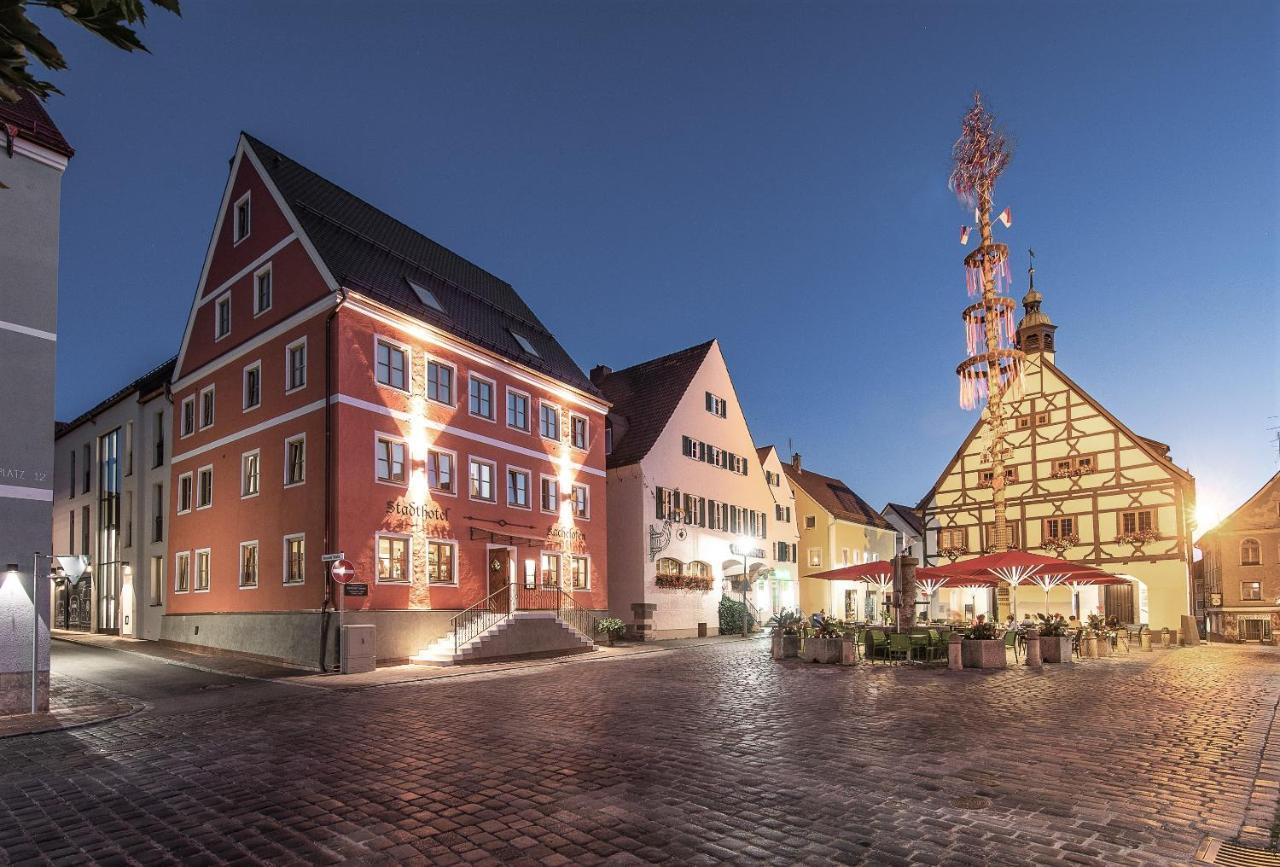 Stadthotel Kachelofen Krumbach Eksteriør billede