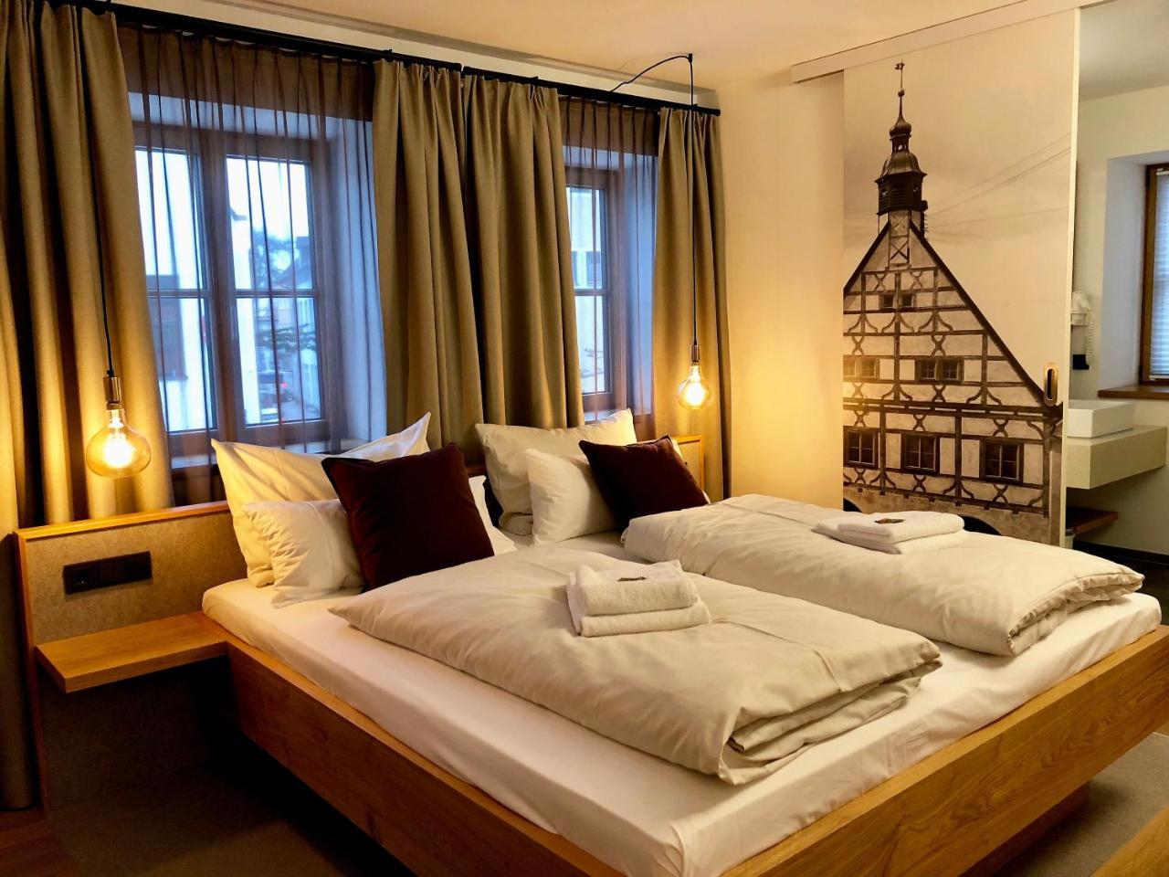 Stadthotel Kachelofen Krumbach Eksteriør billede